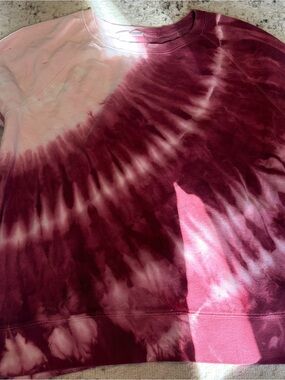 Old Navy Pink and Maroon Tie-Dye Crewneck Sweatshirt
